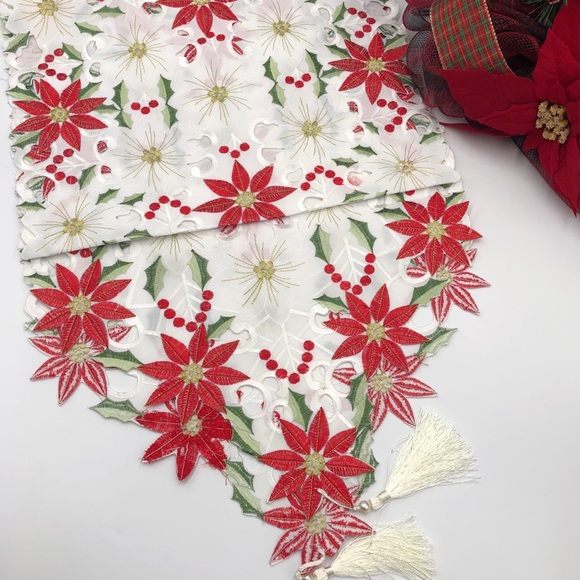 New Christmas table runner linens Snowflake Decor - Picture 2 of 10